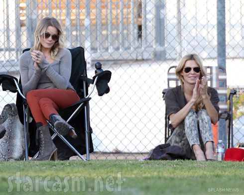LeAnn Rimes och Brandi Glanville deltar i fotbollsmatch tillsammans